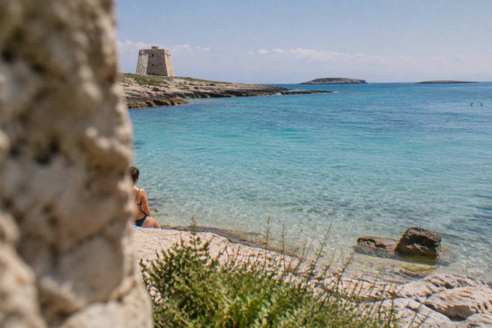 Limestone cliffs and turquoise water on the Adriatic coast of Salento